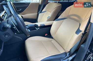 Седан Lexus ES 2022 в 