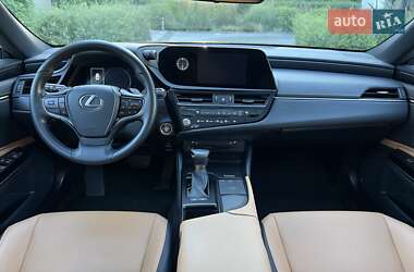 Седан Lexus ES 2022 в 
