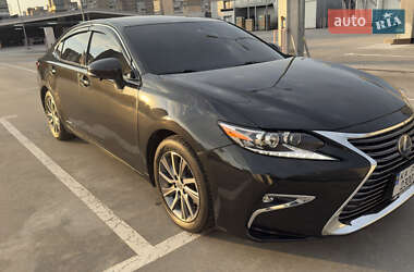 Седан Lexus ES 2016 в Києві