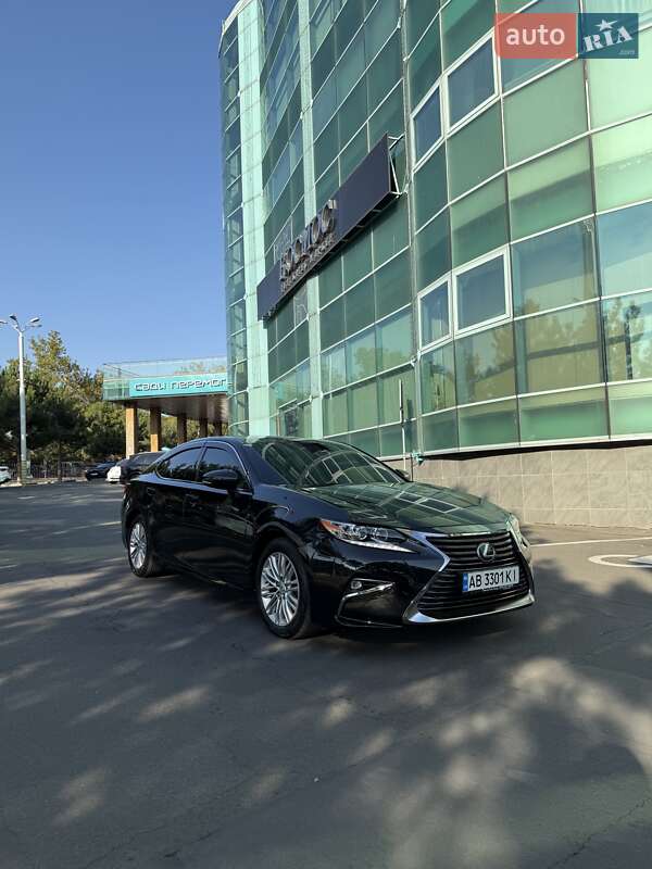 Седан Lexus ES 2016 в Одесі