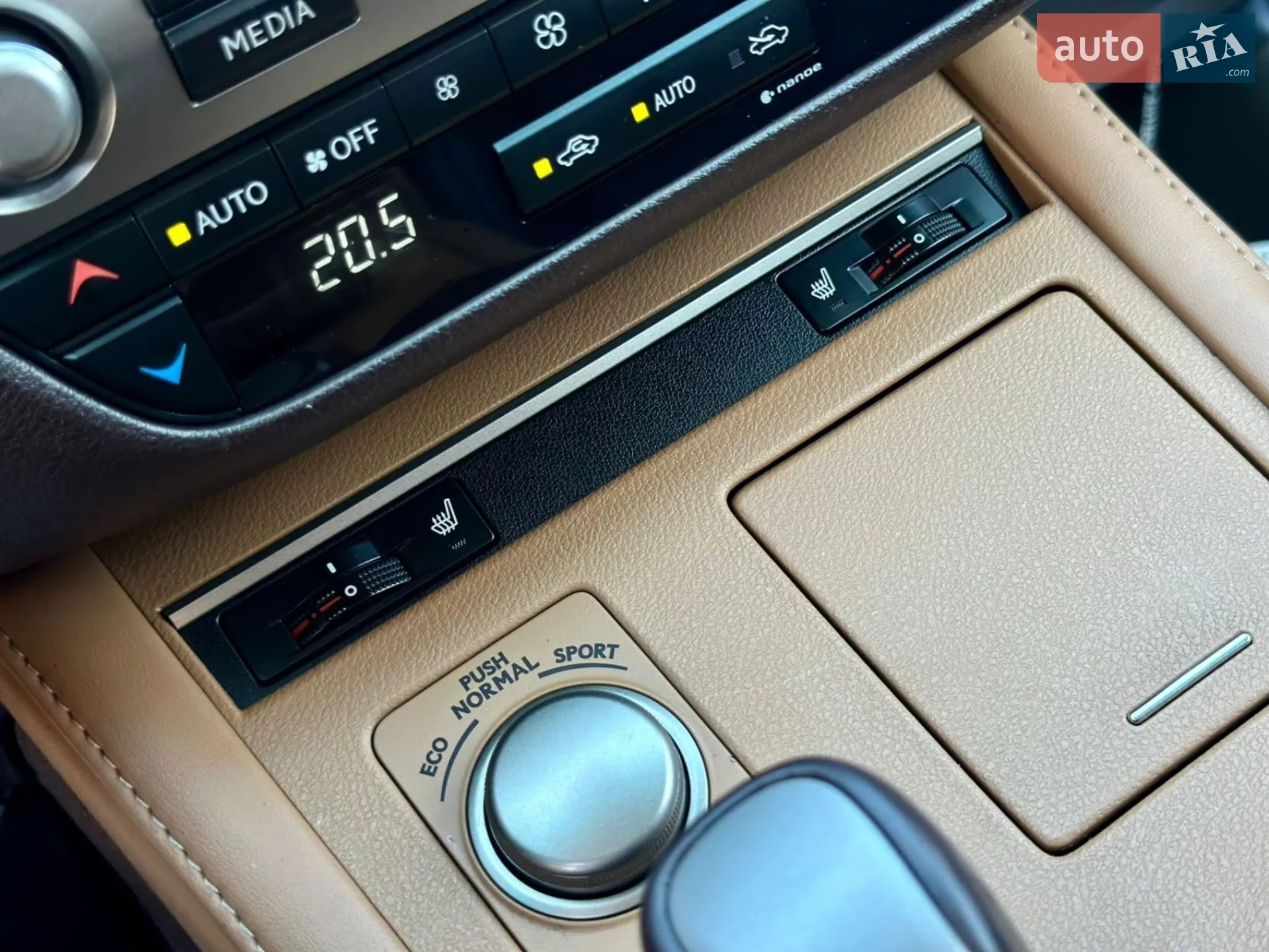 2018 Lexus ES - мініатюра 16