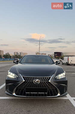 Седан Lexus ES 2022 в Києві