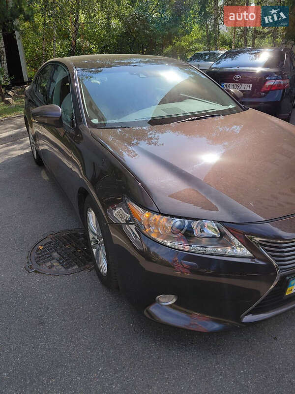 Седан Lexus ES 2012 в Києві