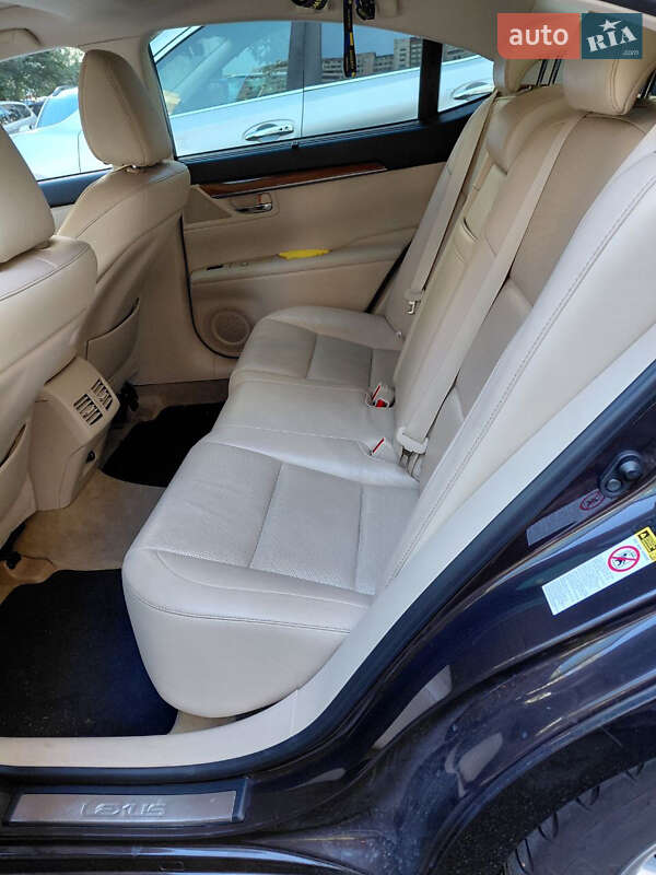 Седан Lexus ES 2012 в Києві