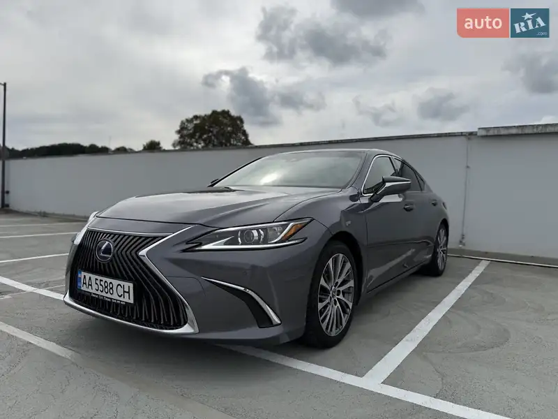 Lexus ES 2019