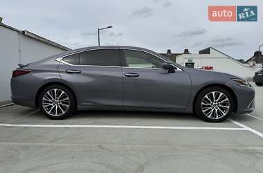 Седан Lexus ES 2019 в Киеве