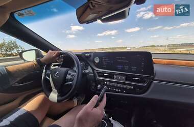 Седан Lexus ES 2021 в Чернигове
