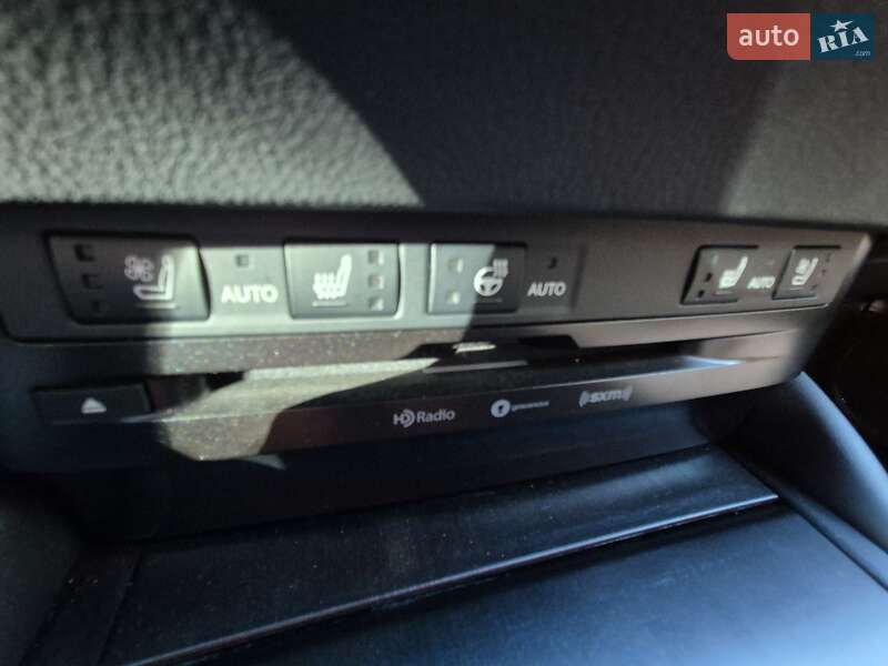 Седан Lexus ES 2021 в Чернигове
