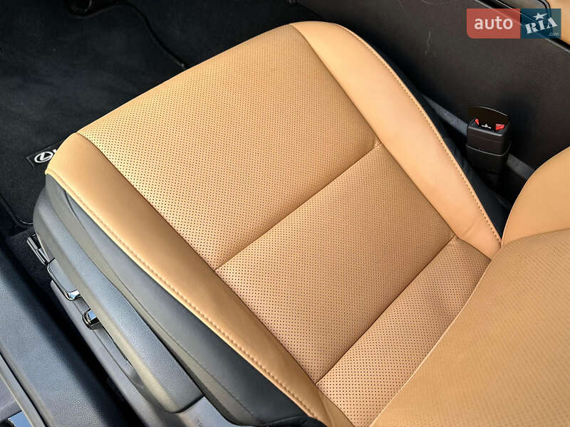 Седан Lexus ES 2024 в Киеве