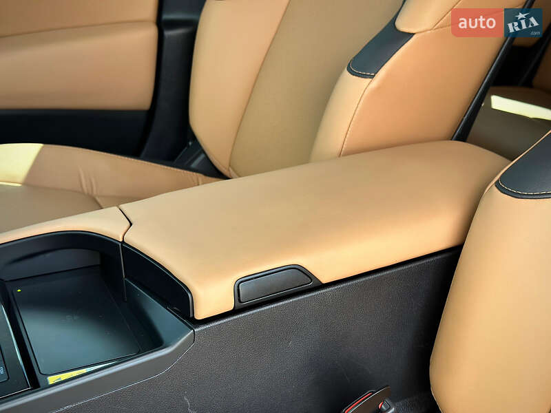 Седан Lexus ES 2024 в Киеве