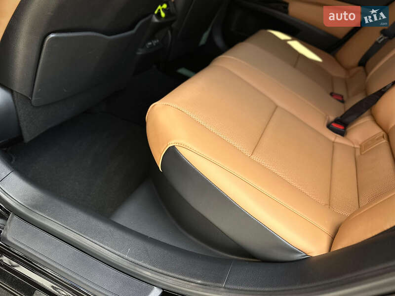 Седан Lexus ES 2024 в Киеве