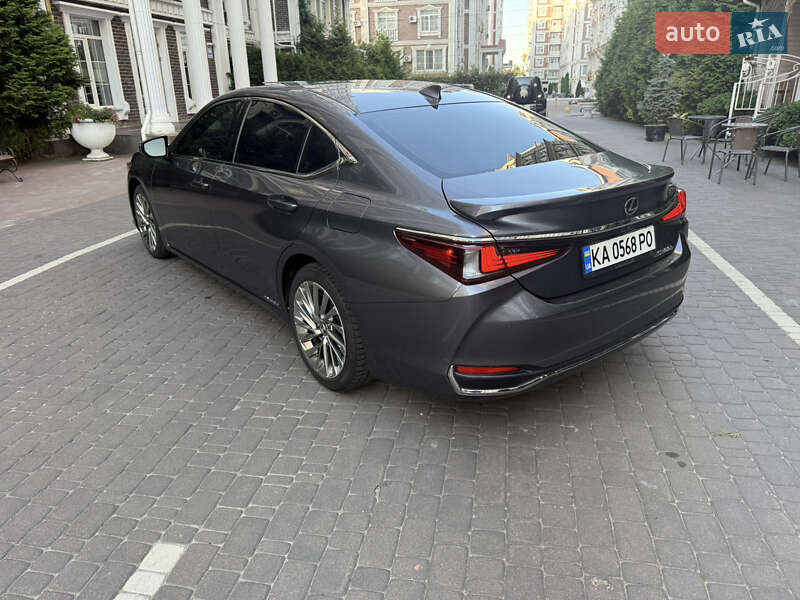 Седан Lexus ES 2019 в Киеве фото 10 Седан Lexus ES 2019 в Киеве
