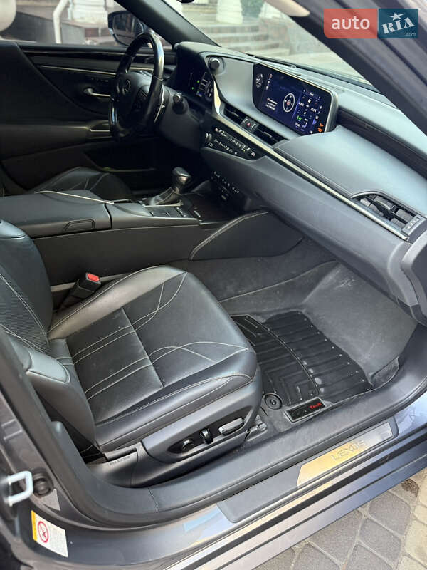 Седан Lexus ES 2019 в Киеве фото 22 Седан Lexus ES 2019 в Киеве