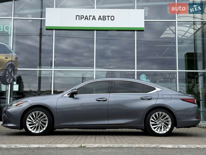 Lexus ES 2020
