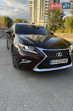 Седан Lexus ES 2016 в Києві