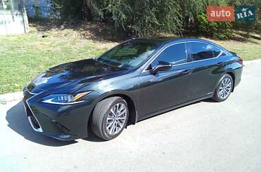 Седан Lexus ES 2021 в 