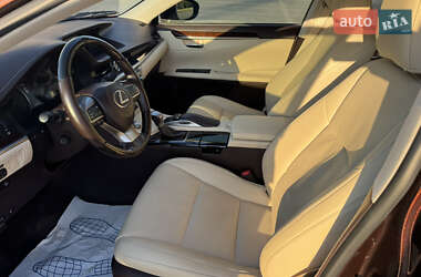 Седан Lexus ES 2015 в 