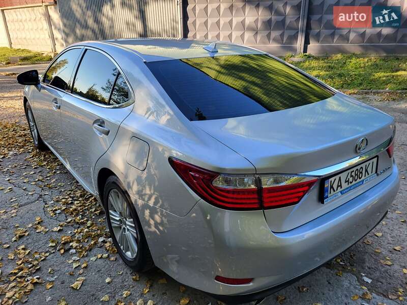Седан Lexus ES 2014 в Киеве