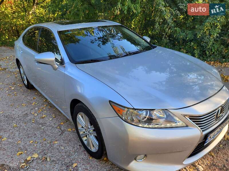 Седан Lexus ES 2014 в Киеве
