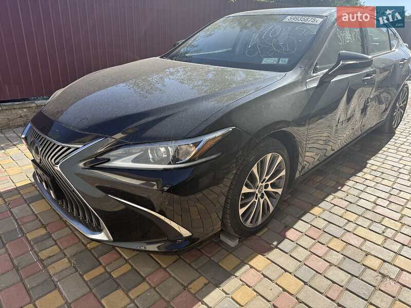 Lexus ES 2021