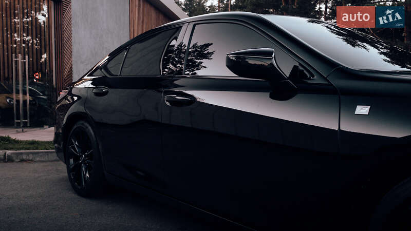 Седан Lexus ES 2019 в Києві