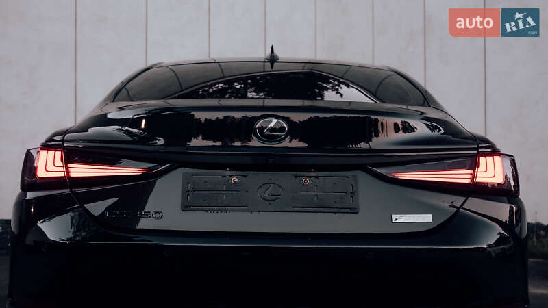 Седан Lexus ES 2019 в Києві