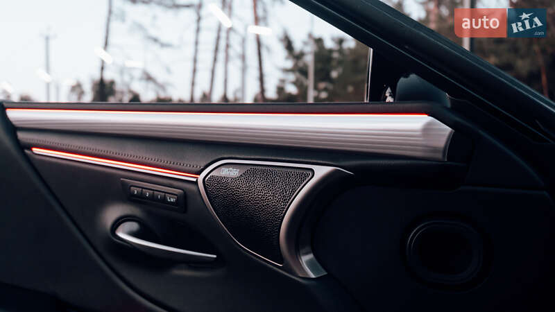 Седан Lexus ES 2019 в Києві