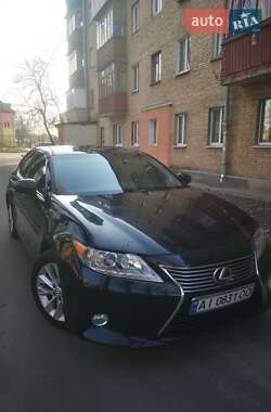 Седан Lexus ES 2014 в Вишневом
