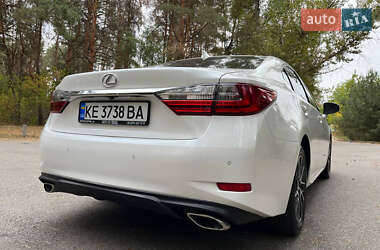 Седан Lexus ES 2015 в 