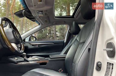 Седан Lexus ES 2015 в 