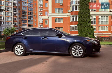 Седан Lexus ES 2013 в Чернигове