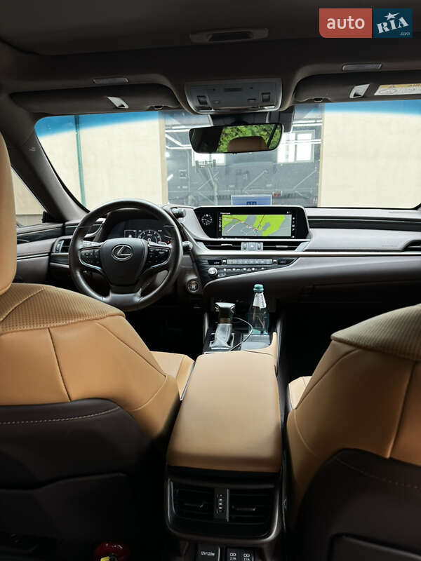 Седан Lexus ES 2021 в Львове фото 16 Седан Lexus ES 2021 в Львове