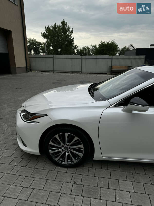 Седан Lexus ES 2021 в Львове фото 27 Седан Lexus ES 2021 в Львове