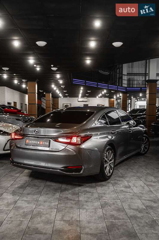 Седан Lexus ES 2019 в Одессе