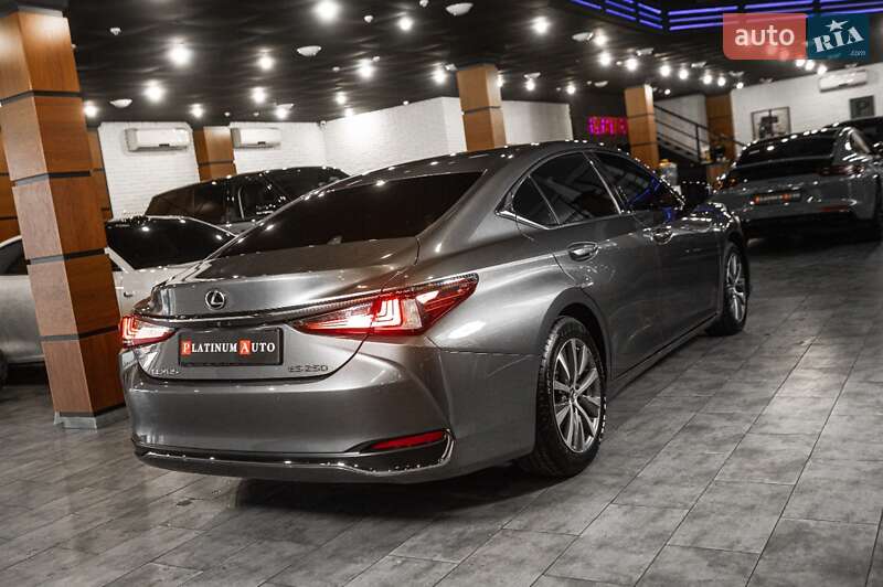 Седан Lexus ES 2019 в Одессе