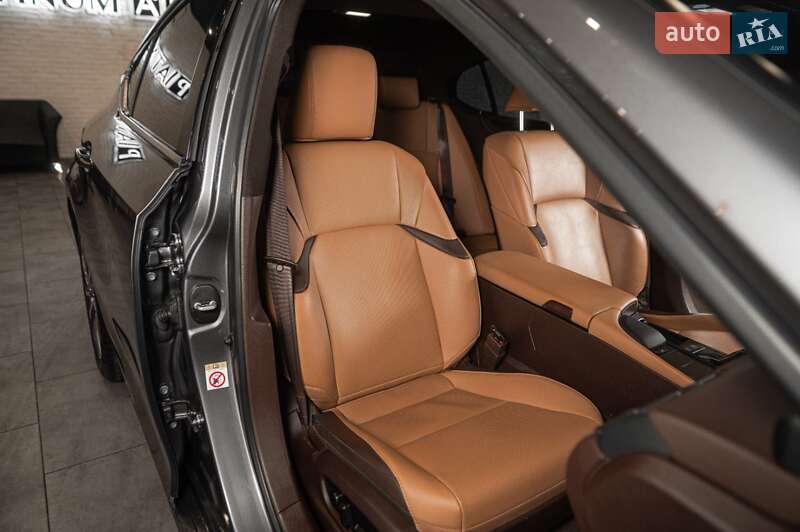 Седан Lexus ES 2019 в Одессе