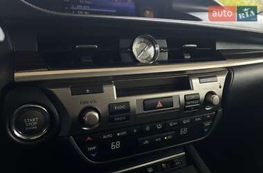 Седан Lexus ES 2017 в 