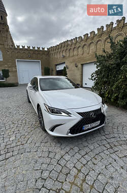 Седан Lexus ES 2024 в Первомайске