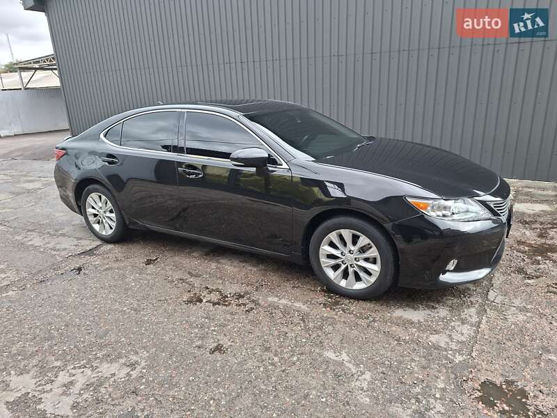 Седан Lexus ES 2012 в Киеве