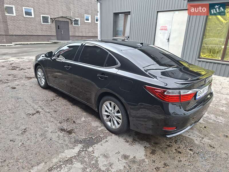 Седан Lexus ES 2012 в Киеве