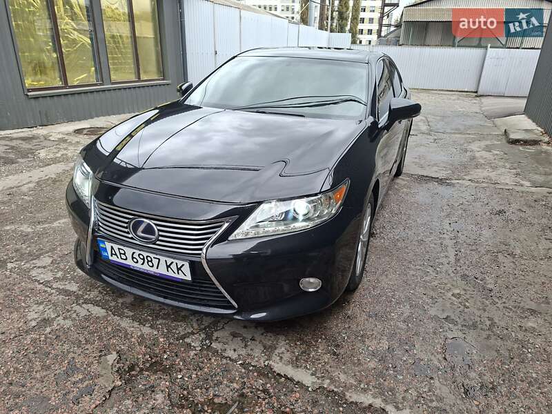 Седан Lexus ES 2012 в Киеве
