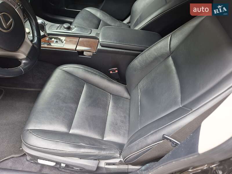 Седан Lexus ES 2012 в Киеве