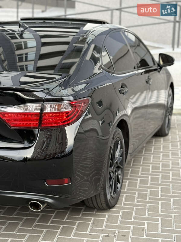 Седан Lexus ES 2014 в Білій Церкві