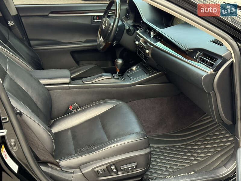 Седан Lexus ES 2014 в Білій Церкві
