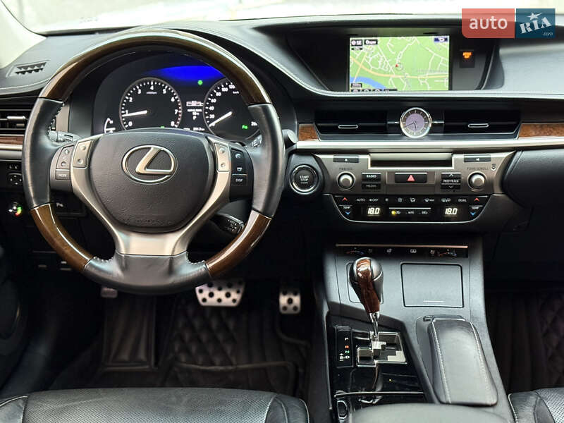 Седан Lexus ES 2014 в Білій Церкві
