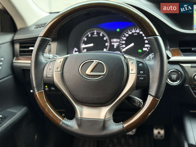 Седан Lexus ES 2014 в Білій Церкві