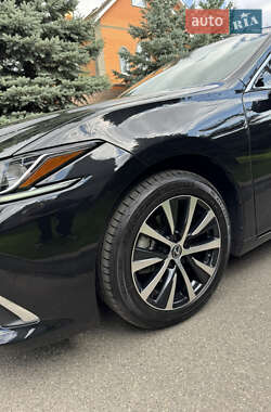 Седан Lexus ES 2021 в Чайках