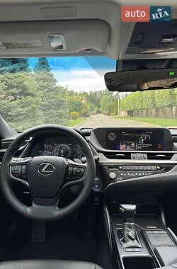 Седан Lexus ES 2021 в Чайках