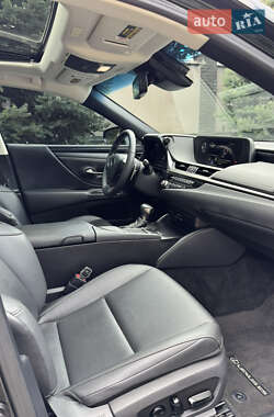Седан Lexus ES 2021 в Чайках