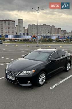 Седан Lexus ES 2014 в Киеве